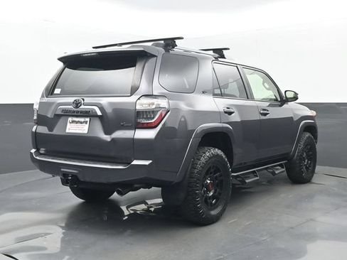 Used 2021 Toyota 4Runner SR5 AWD/4WD image 21