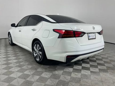 Used 2019 Nissan Altima 2.5 S FWD image 4
