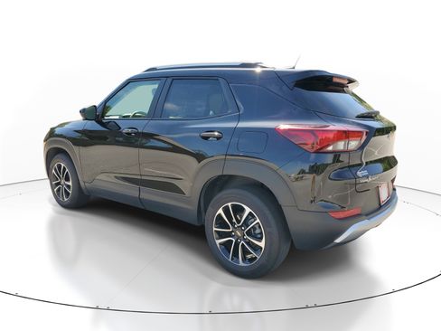 Used 2025 Chevrolet TrailBlazer LT FWD image 4