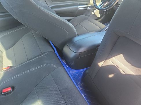Used 2016 Ford Mustang Coupe RWD image 8