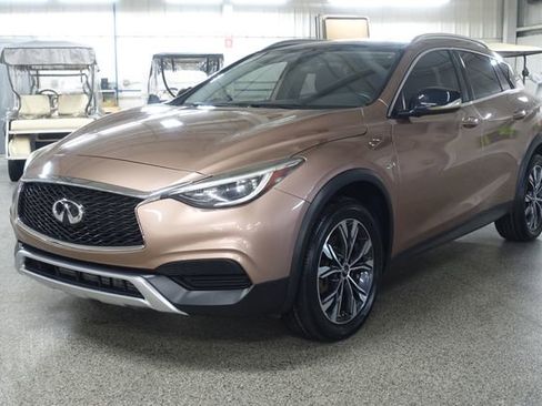 Used 2019 INFINITI QX30 AWD image 3
