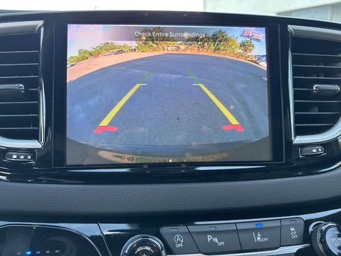 Used 2025 Chrysler Pacifica Select FWD image 33