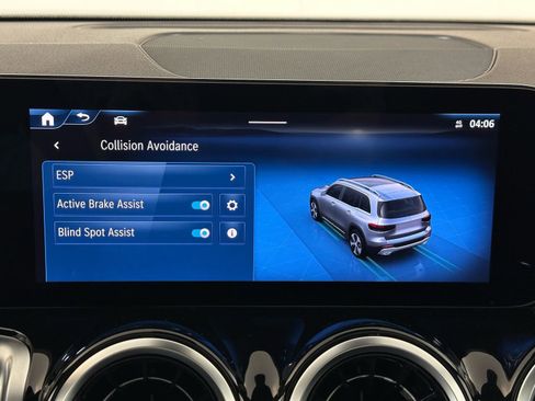 Used 2026 Mercedes-Benz GLB 250 4MATIC image 31