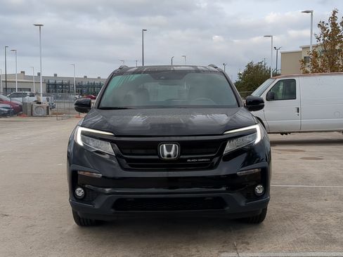 Certified 2022 Honda Pilot Black Edition image 9