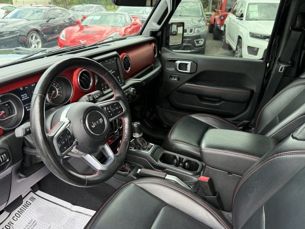 Used 2021 Jeep Wrangler Unlimited Rubicon w/ Dual Top Group AWD/4WD image 11