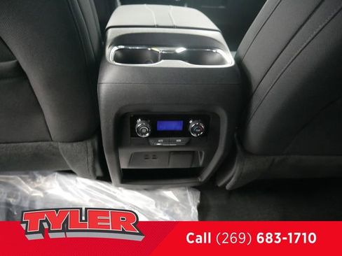 New 2025 Chevrolet Traverse LT w/ Driver Confidence Package image 35