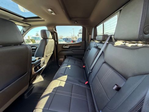 Used 2024 Chevrolet Silverado 1500 High Country w/ High Country Premium Package image 5