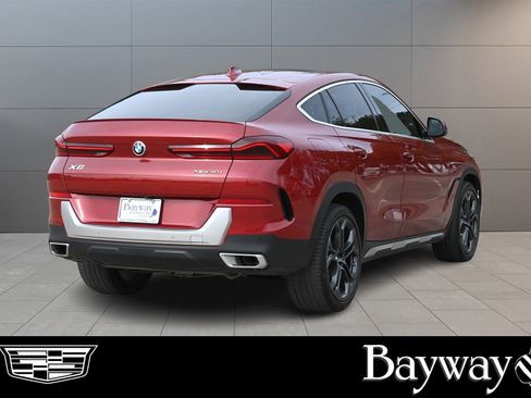 Used 2023 BMW X6 xDrive40i w/ Luxury Seating Package image 5