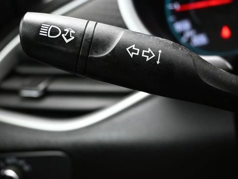 Used 2022 Chevrolet Malibu LT FWD image 22