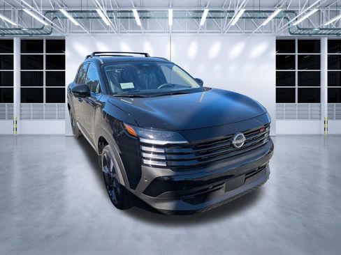 New 2026 Nissan Kicks SR FWD image 1