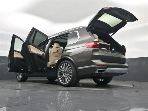 Used 2021 BMW X7 xDrive40i w/ Premium Package image 68