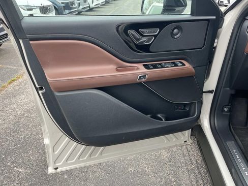 Used 2025 Lincoln Aviator Reserve w/ Illumination Package AWD/4WD image 25