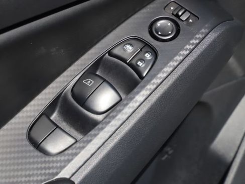 Used 2025 Nissan Altima 2.5 SV FWD image 16