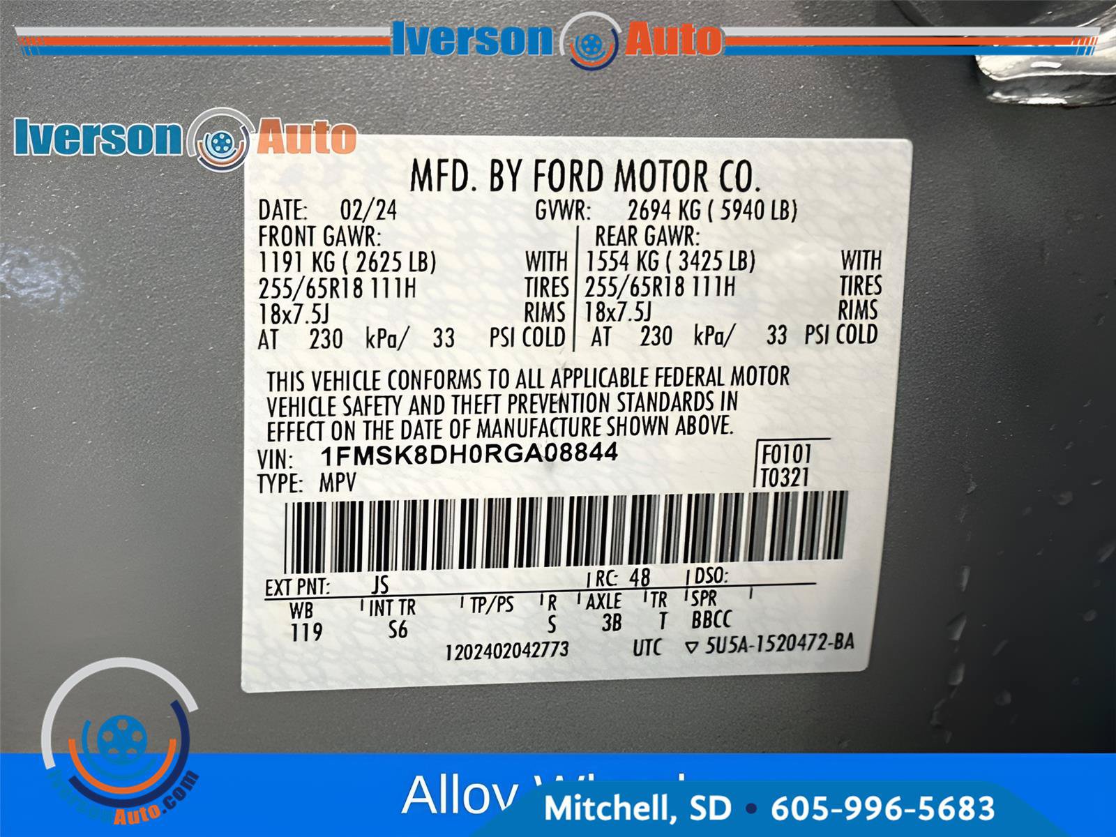 Used 2024 Ford Explorer XLT w/ Equipment Group 202A AWD/4WD image 14