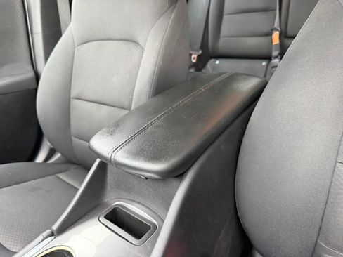 Used 2016 Chevrolet Malibu LT image 28