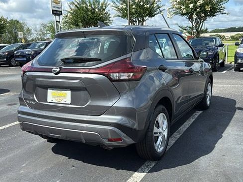 Used 2023 Nissan Kicks S image 7