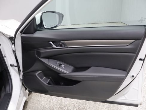 Used 2020 Honda Accord Hybrid image 23