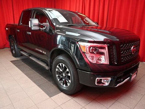 Used 2019 Nissan Titan PRO-4X w/ Pro-4x Convenience Package image 8