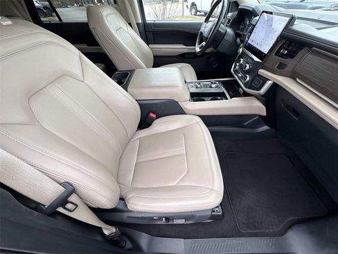 Used 2024 Ford Expedition Max Limited image 12