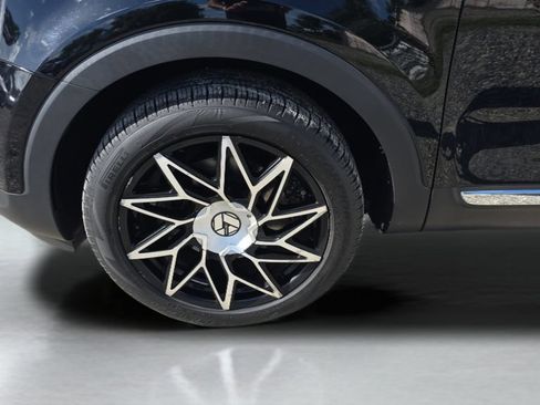 Used 2022 Kia Telluride EX w/ EX Premium Package FWD image 28