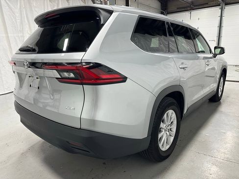 Used 2025 Toyota Grand Highlander AWD image 7