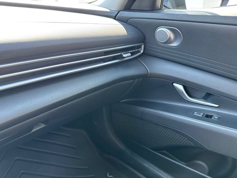 Used 2024 Hyundai Elantra Blue FWD image 26