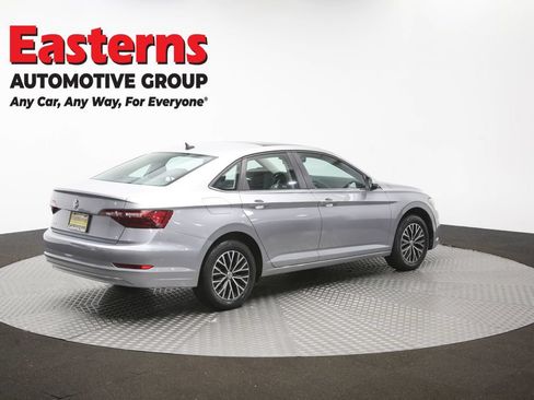 Used 2020 Volkswagen Jetta SE w/ SE Cold Weather Package FWD image 42