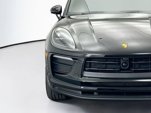 Certified 2026 Porsche Macan AWD/4WD image 12