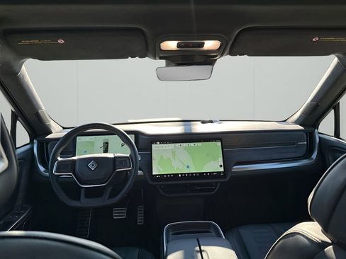 Used 2024 Rivian R1S Adventure image 22