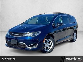 Used 2018 Chrysler Pacifica Touring Plus video 1
