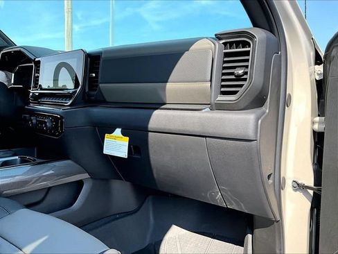 New 2026 Chevrolet Silverado 1500 ZR2 AWD/4WD image 27