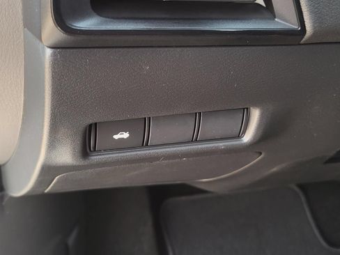 New 2027 Nissan Sentra SR w/ Floor Mat Package FWD image 17
