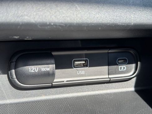 Certified 2025 Kia Seltos EX w/ EX Sunroof Package image 21