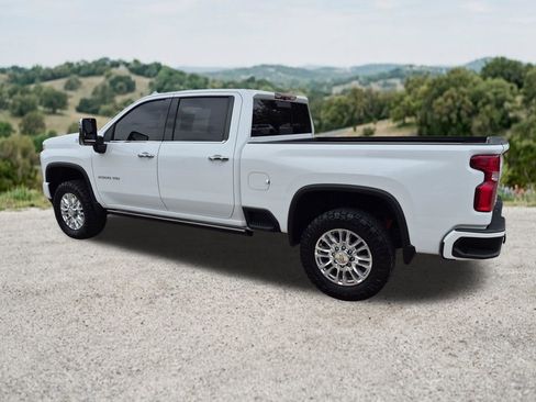 Used 2022 Chevrolet Silverado 2500 High Country w/ Safety Package II AWD/4WD image 7