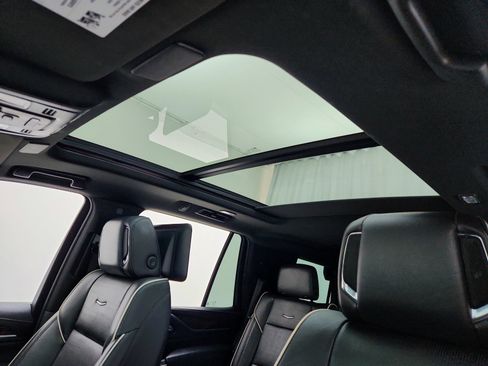 Used 2023 Cadillac Escalade Premium Luxury w/ LPO, Radiant Package image 18