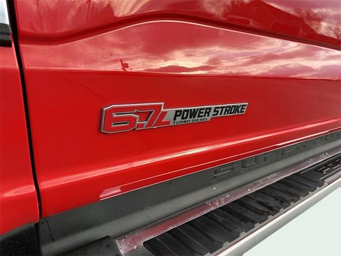 Used 2023 Ford F350 Lariat w/ Chrome Package image 13
