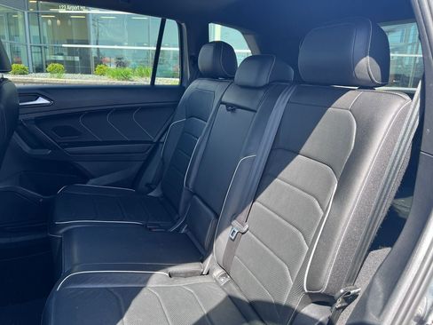 Used 2022 Volkswagen Tiguan SEL R-Line AWD/4WD image 13