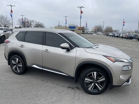 Used 2023 Nissan Rogue Platinum w/ Platinum Premium Package image 2