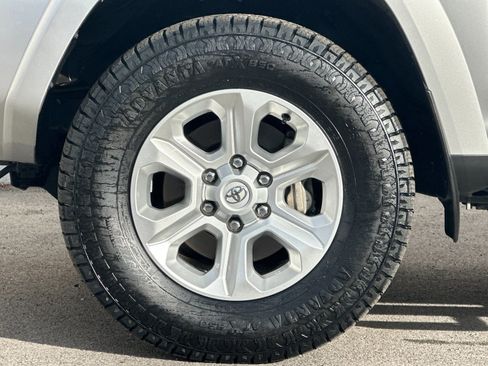 Used 2024 Toyota 4Runner SR5 Premium w/ Moonroof Package AWD/4WD image 32