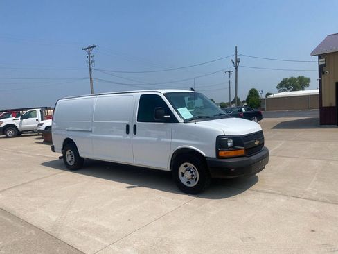 Used 2016 Chevrolet Express 3500 Extended RWD image 13