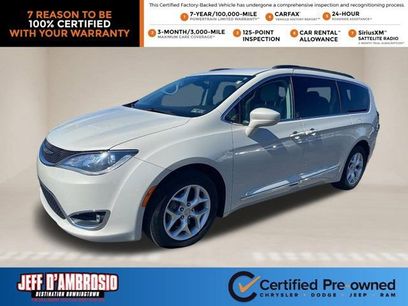Used 2017 Chrysler Pacifica Touring-L w/ Tire & Wheel Group