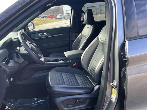 Used 2025 Ford Explorer ST-Line w/ ST-Line Street Pack image 25