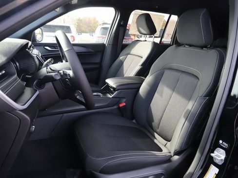 New 2025 Jeep Grand Cherokee 4WD image 12