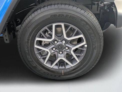Used 2025 Jeep Wrangler Sahara image 9