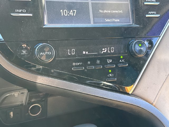Used 2018 Toyota Camry XLE FWD image 27