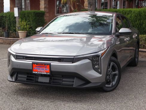 Used 2025 Kia K4 FWD image 4