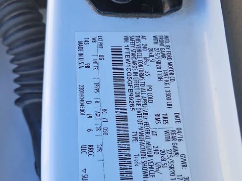 Used 2016 Ford F150 Platinum w/ Equipment Group 701A Luxury RWD image 21