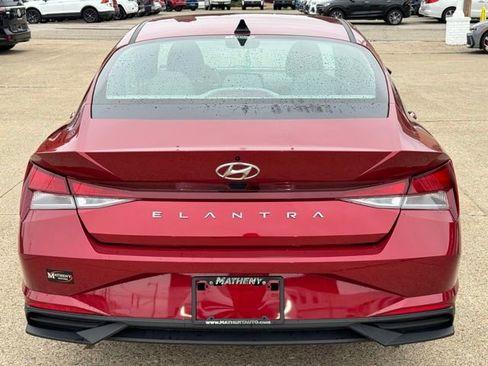 Used 2023 Hyundai Elantra SE image 4