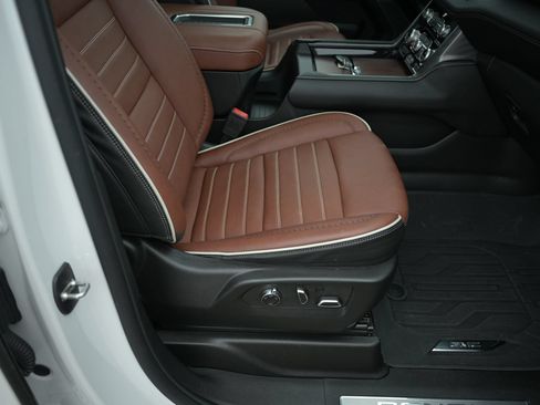 Used 2023 GMC Yukon XL Denali Ultimate w/ LPO, Floor Liner Package AWD/4WD image 57