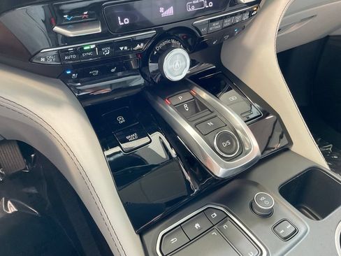 Used 2024 Acura MDX SH-AWD w/ Advance Package image 18